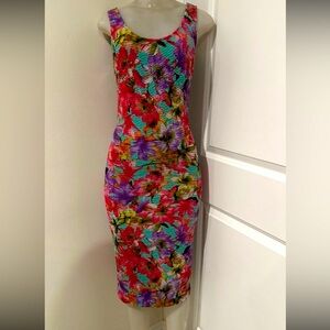 Soprano Bodycon Tropical Floral Dress 
sz small/medium